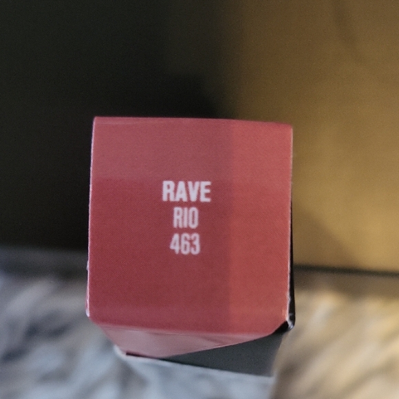 IL MAKIAGE Bold Pink Lipstick - Picture 5 of 12